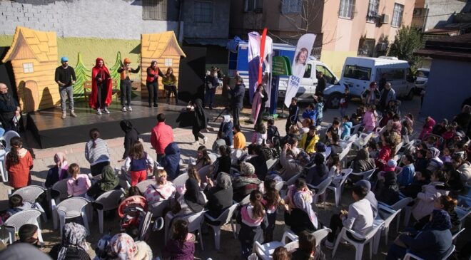 Seyhan Belediyesinden Çocuklara Tiyatro Dolu Sömestir