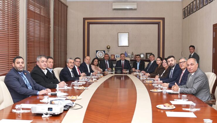 KEŞKE SİYASETÇİLER YERİNE İŞÇİLERLE BULUŞSAYDINIZ!