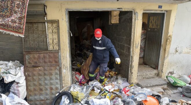 Seyhan’da ‘Çöp Ev’ operasyonu