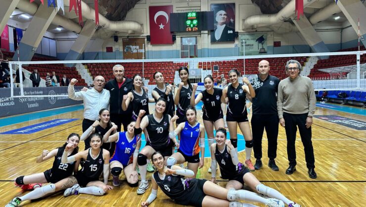 Adana Büyükşehir’in kızları Adana Şampiyonu oldu