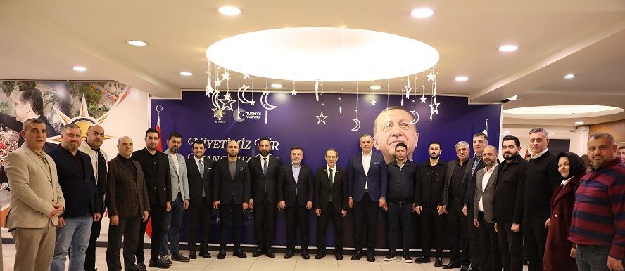 AK Partili Akyüz’ün Adana mesaisi