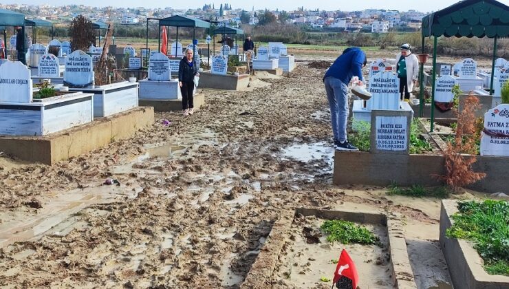 Mezarlar selde çöktü aileler isyan etti