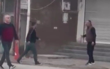 Tartıştığı kişiyi ayağından vurdu