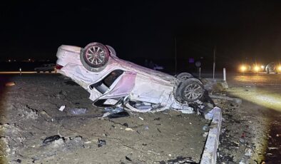 Otomobiller kafa kafaya çarpıştı: 2 yaralı