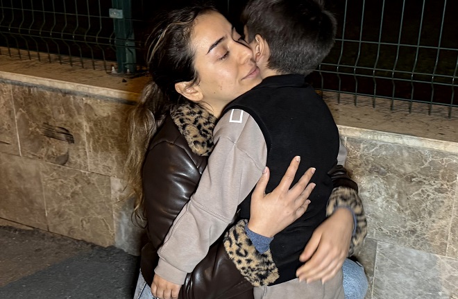 Evladına 1,5 yıl sonra polis merkezinde kavuştu