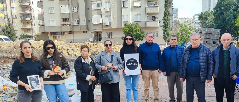 DEPREMİN ACISI BİR TÜRLÜ GEÇMİYOR