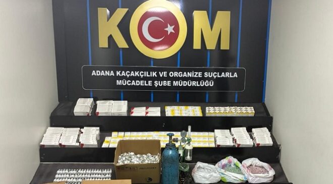 Polis evde 8 binden fazla ilaç ele geçirdi