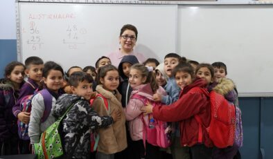 KANSERİ YENDİ VE ÖĞRENCİLERİNE KAVUŞTU