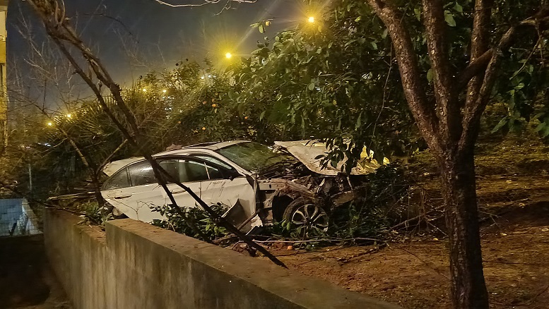 Otoyolda feci kaza: Anne yaralandı, sürücü oğlu öldü