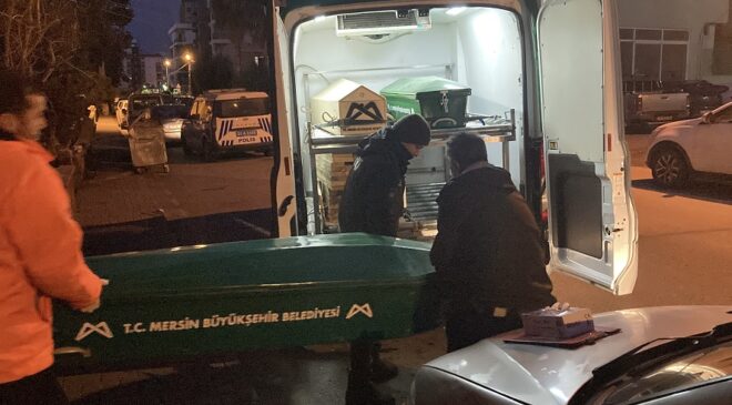 Polis kavga ihbarına gitti, banyoda cesetle karşılaştı