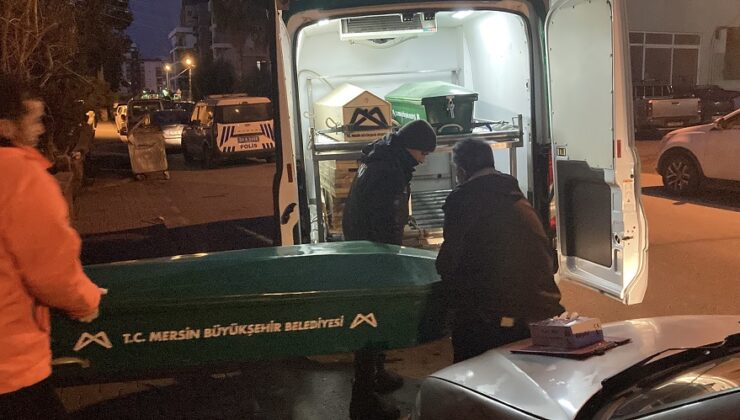 Polis kavga ihbarına gitti, banyoda cesetle karşılaştı