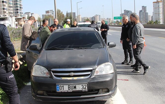 Otoyolda araç içinde sır ölüm