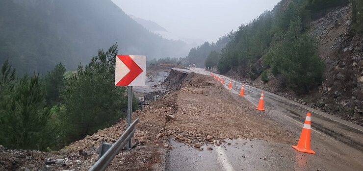 Helikopter pistinde heyelan meydana geldi