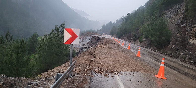 Helikopter pistinde heyelan meydana geldi