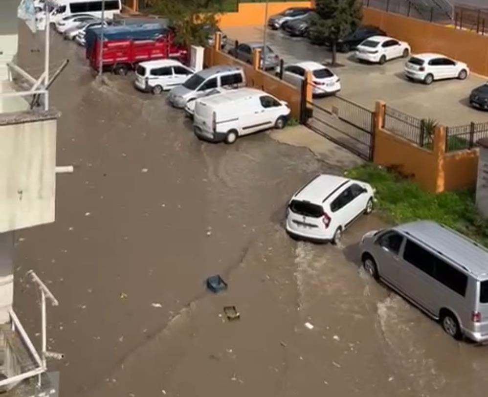 Yağmur hayatı felç etti