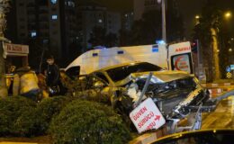 Minibüs ile otomobil çarpıştı: 4 yaralı