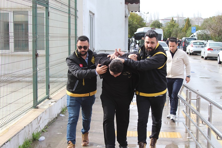 O SÜRÜCÜ EHLİYETSİZ ÇIKTI!