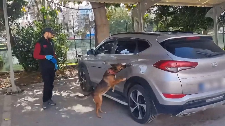 METAMFETAMİN TACİRLERİ TUTUKLANDI