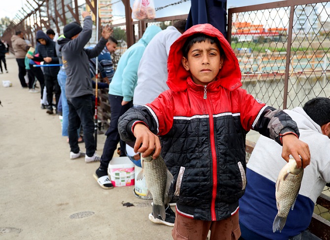 SEYHAN NEHRİ’Nİ BALIKLAR İŞGAL ETTİ