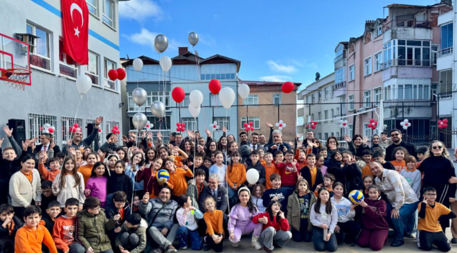 OYAK Çimento “Renkli Yakalar” projesi