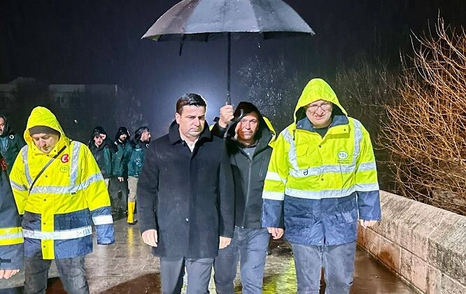 Kozan’da dere yataklarına gece denetimi