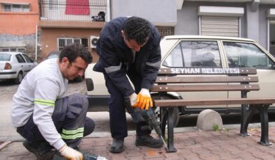 SEYHAN BELEDİYESİNDEN PARKLARA YOĞUN MESAİ