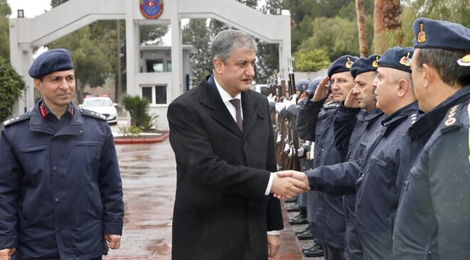 Vali Yavuz’dan jandarma komutanlığına ziyaret