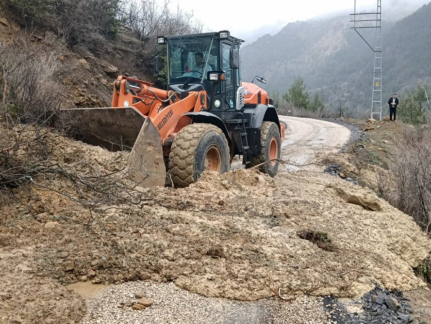 Feke’de kapanan yollar ulaşıma açılıyor