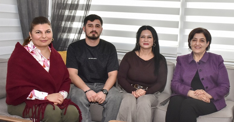 Vali Yavuz’un eşinden şehit ailelerine ziyaret