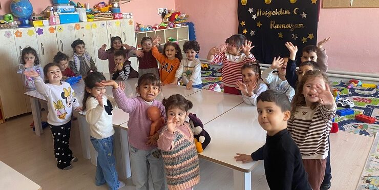 Tufanbeyli’de çocuklara renkli dokunuş