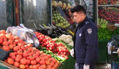 Ceyhan Belediyesi’nden Manavlara Sıkı Denetim