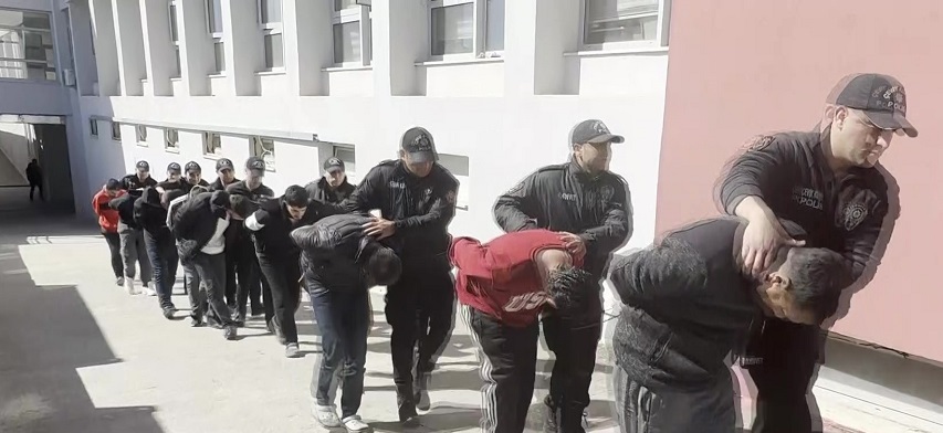 Zehir tacirlerine operasyon: 11 tutuklama