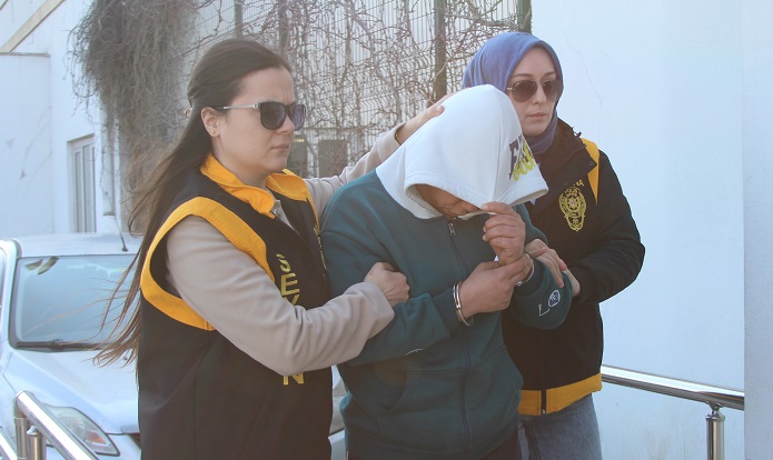 Karı-koca tartışmasında kadın kocasını bıçakladı