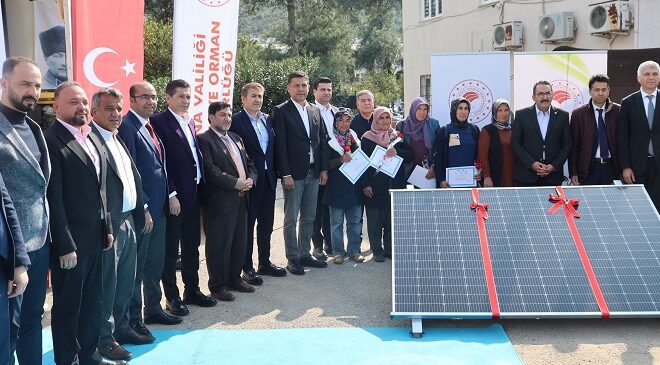 Adana’da konargöçer kadınlara taşınabilir enerji desteği