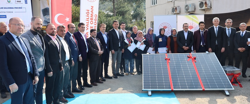 Adana’da konargöçer kadınlara taşınabilir enerji desteği
