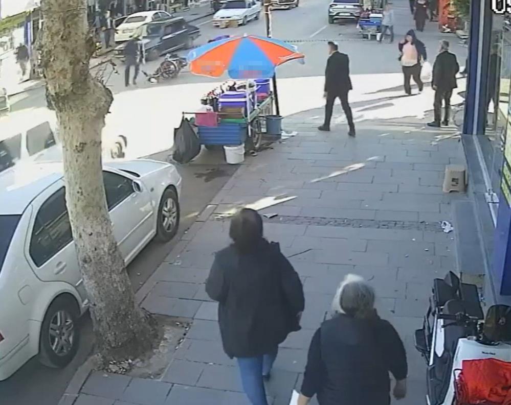 Motosiklet otomobille çarpıştı: 1 yaralı