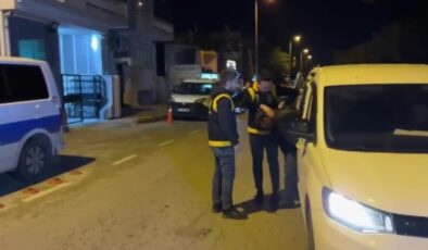 Sopayla sürücünün üzerine yürüyen taksici tutuklandı