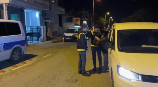 Sopayla sürücünün üzerine yürüyen taksici tutuklandı