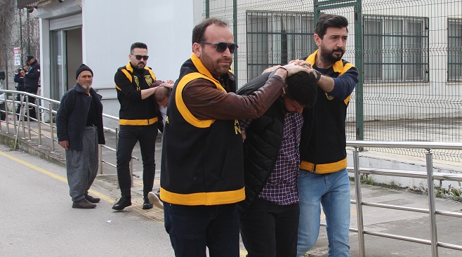 Trafik magandası baba-oğul tutuklandı