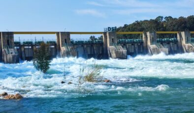Seyhan Barajı’nda kapaklar açıldı