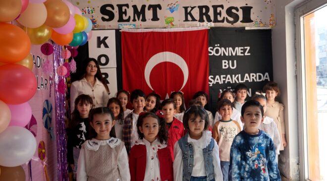 ÇUKUROVA’DA MİNİKLERDEN İSTİKLAL MARŞI’NA ANLAMLI ANMA