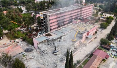 ESKİ NUMUNE HASTANESİ YIKILIYOR