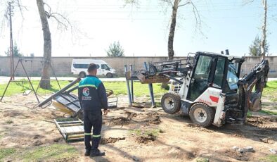 Ceyhan Belediyesi 27 parkı yeniliyor