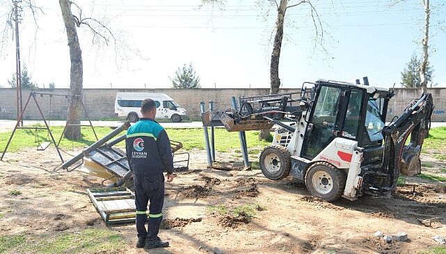 Ceyhan Belediyesi 27 parkı yeniliyor