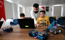 ÇUKUROVA’DA ÇOCUKLAR VE GENÇLER TEKNOLOJİYLE BULUŞUYOR