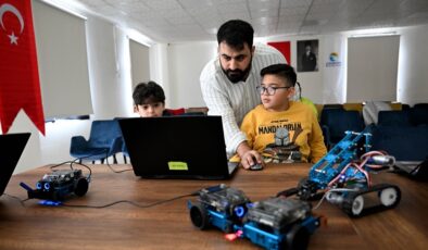 ÇUKUROVA’DA ÇOCUKLAR VE GENÇLER TEKNOLOJİYLE BULUŞUYOR