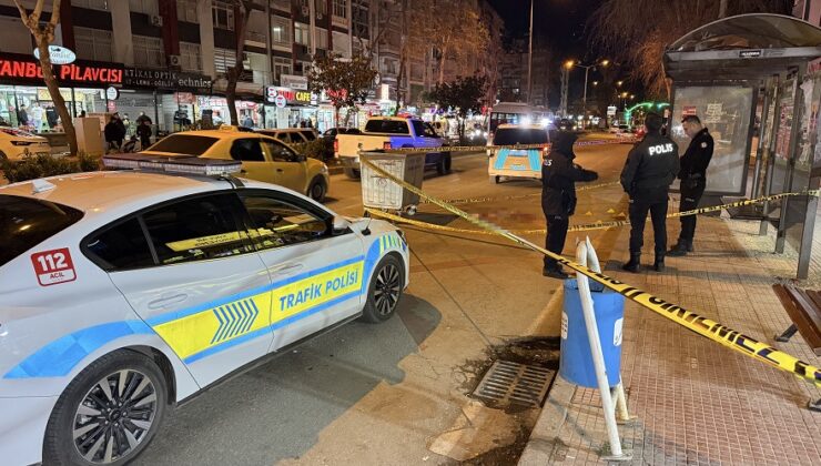 Husumetlisi tarafından durakta vuruldu