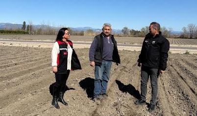 Tarım müdürlüğünden tarla kontrolü ve çiftçi ziyaretleri